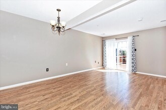 Building Photo - 5621 Queen Anne Ct