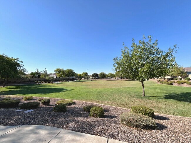 Building Photo - 3497 E Loma Vista St