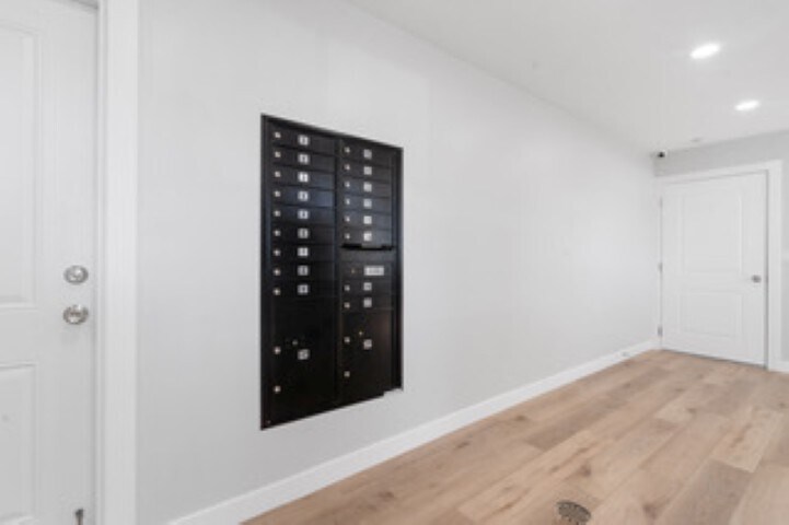 Building Photo - 1646 W 42nd St