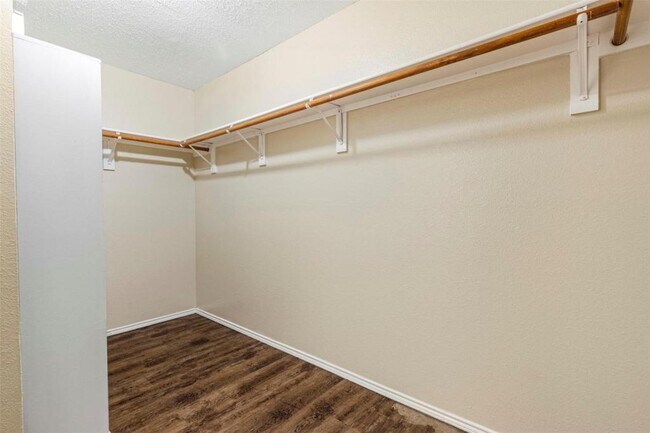 Building Photo - 4953 Sunset Ridge Dr