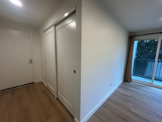 Building Photo - Beautiful 2 Bedroom, 2 Bathroom Condo in N...