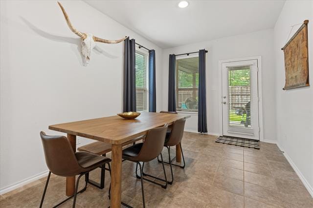 Building Photo - 585 Concho St