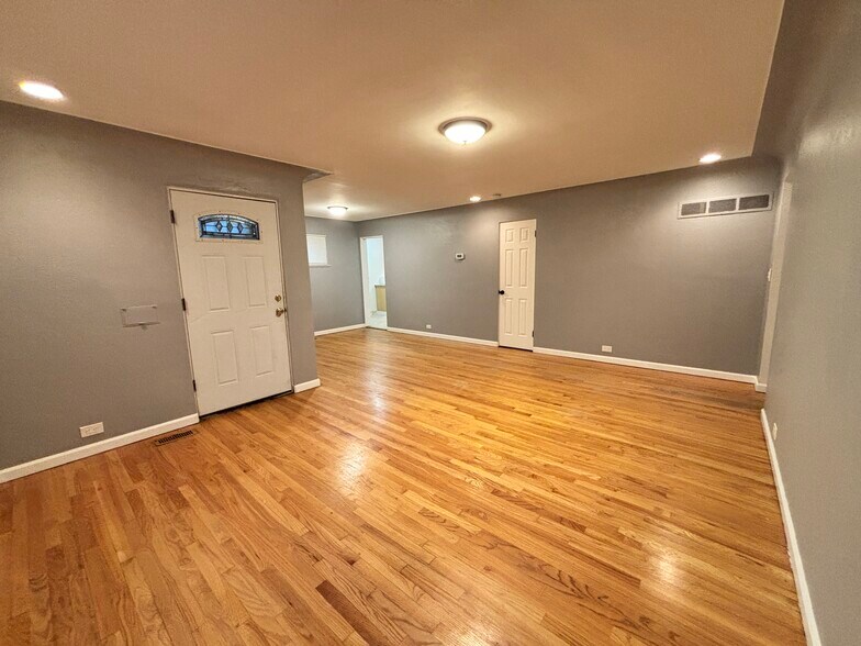 Primary Photo - 3643 Jasmine St