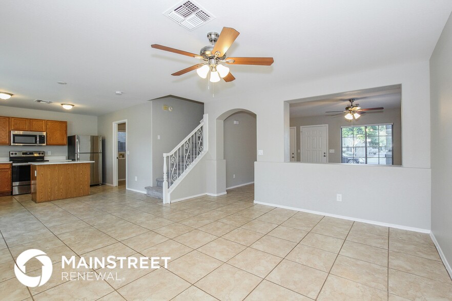 Building Photo - 2239 E Paraiso Dr
