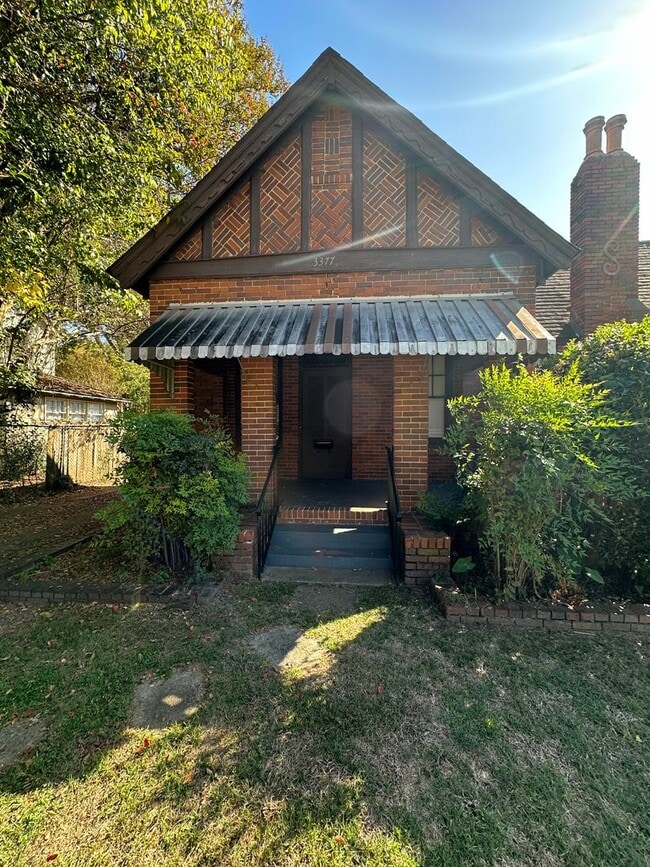 Building Photo - 3377/3379 Lexington Road