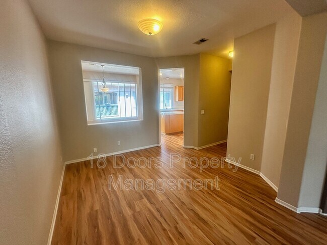 Building Photo - 926 Camino De La Reina