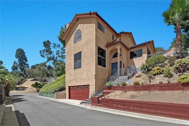 Building Photo - 2524 Ivan Hill Terrace