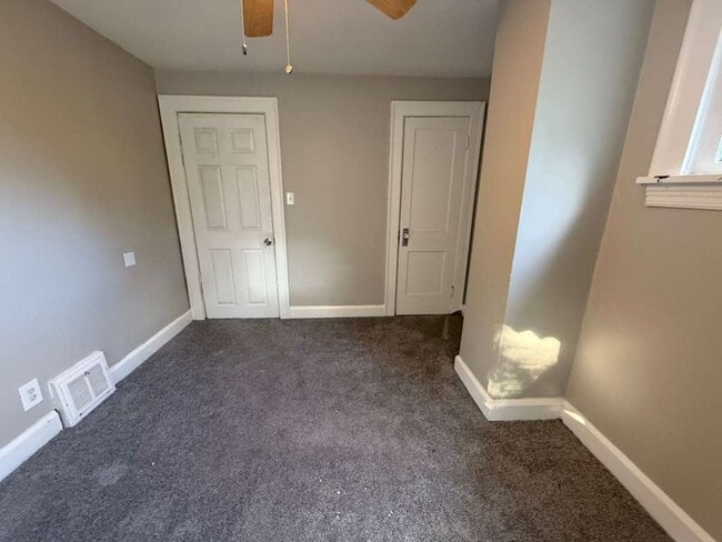Building Photo - 3 BED 1 BATH BEAUTIFUL HOME IN CLEVELAND!