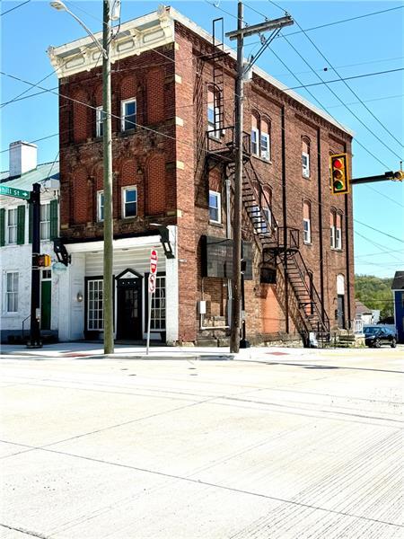 Building Photo - 192 W High St