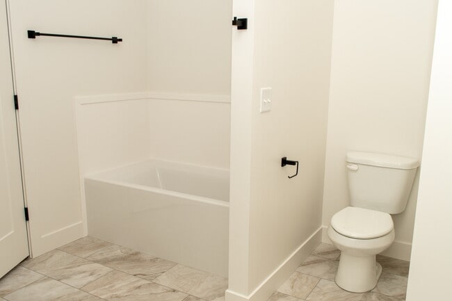 Building Photo - 876 S 340 E