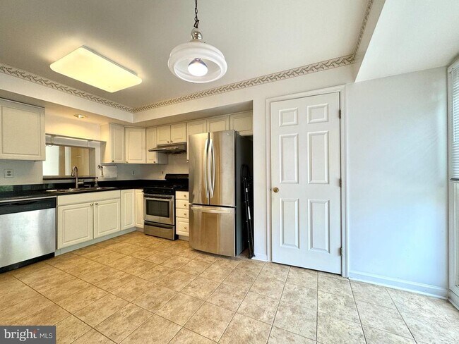 Building Photo - 10175 Treble Ct