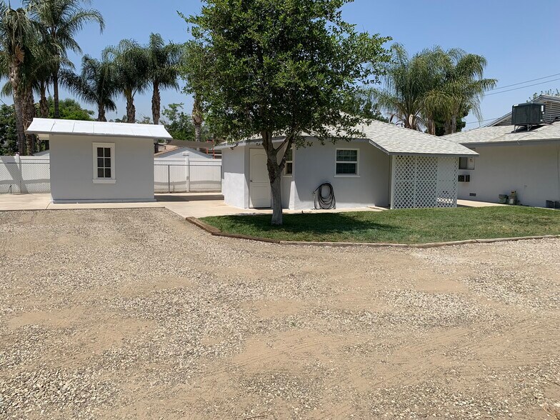 Primary Photo - 3834 Stoddard Ave