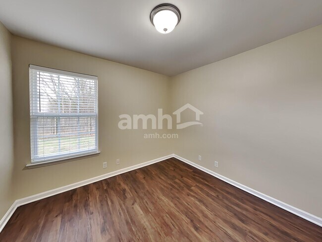 Building Photo - 2106 Bimelech Ln