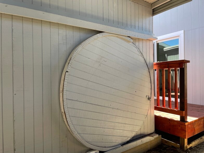 Building Photo - 2005 10th St