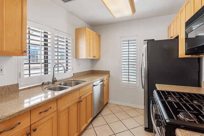 Building Photo - 13063 Wimberly Square