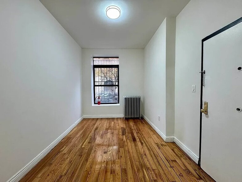 Building Photo - 132 W 129th St