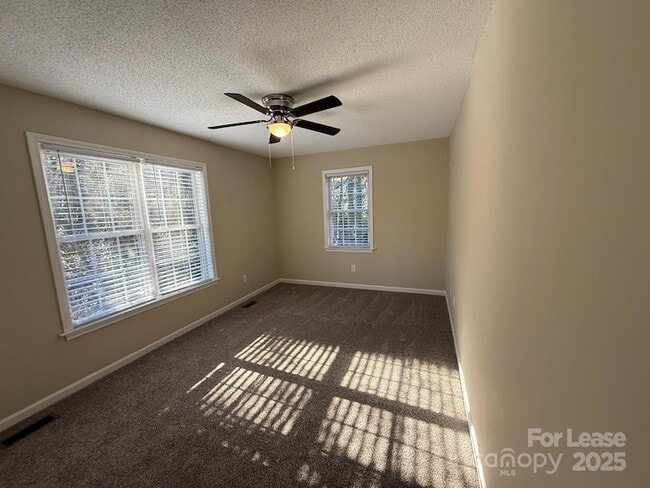 Building Photo - 331 E I St