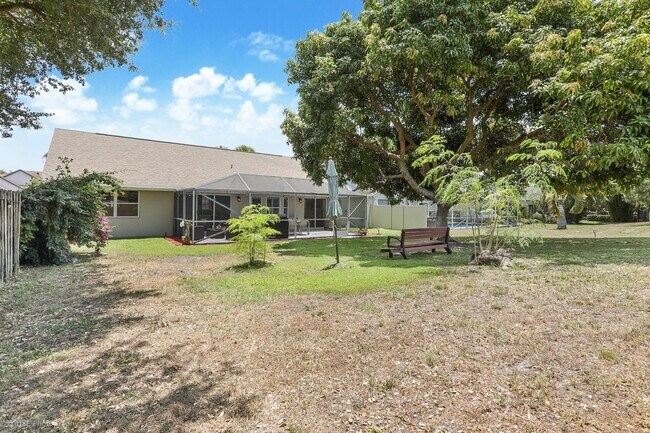 Building Photo - 13008 Meadowbreeze Dr