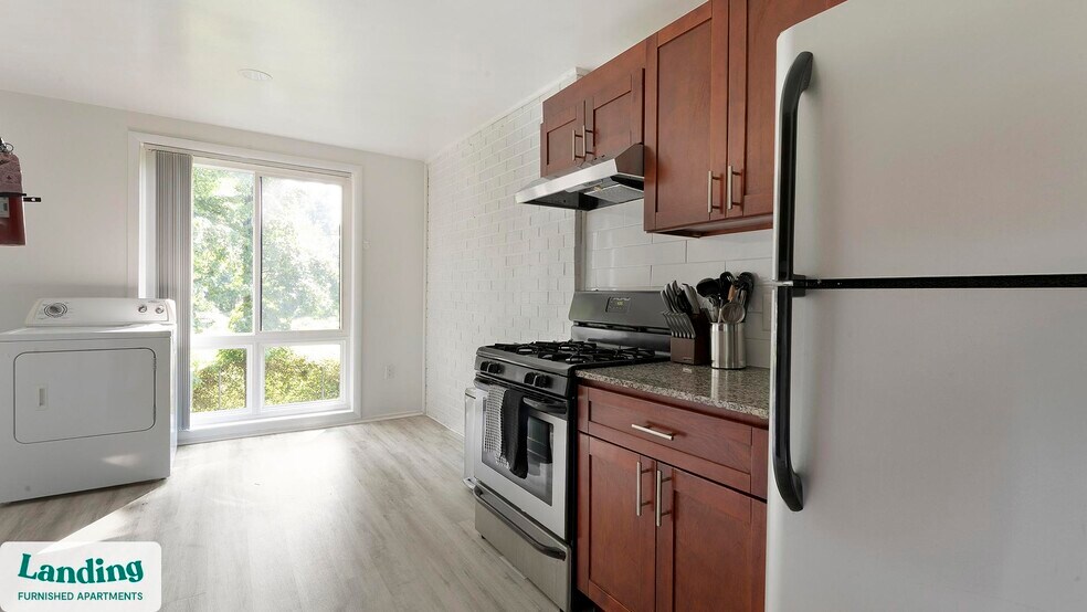 Building Photo - 6220 Springhill Dr