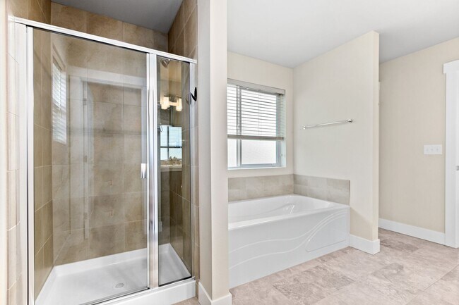 Building Photo - 3Bd/2.5Ba Lynnwood Home