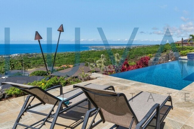 Building Photo - 4 bedroom 3.5 bathroom home with pool