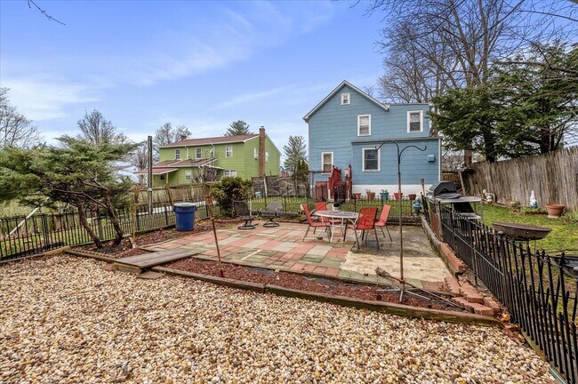 Building Photo - 37 Prospect Ave