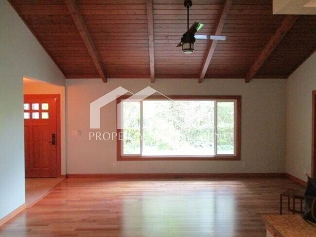 Building Photo - 3 bedroom Craftsman Home near Narrows & Uptown