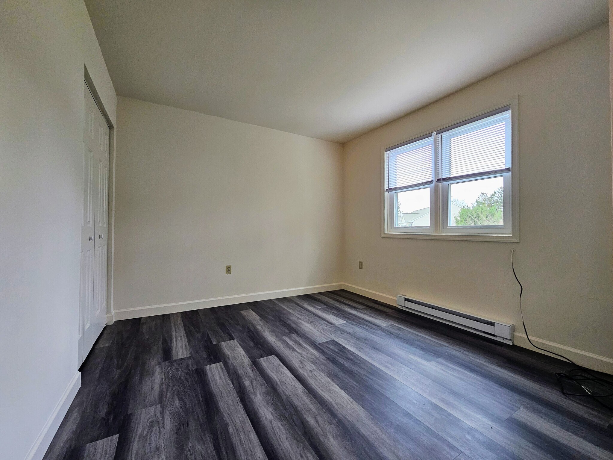 Building Photo - 396 Cardinal Rd