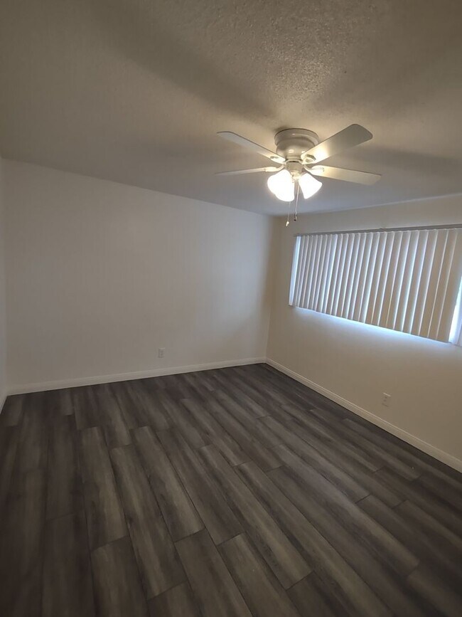 Building Photo - Minutes From UC Riverside. Large 1 bedroom...