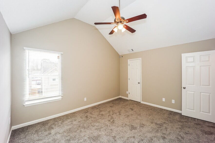 Building Photo - 171 Stillwood Dr