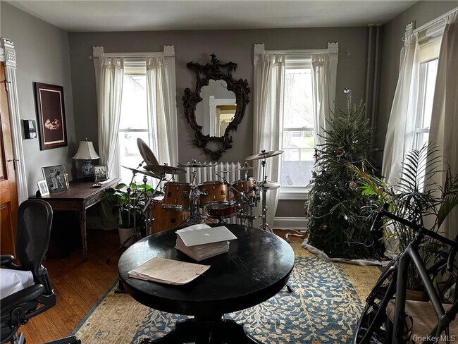 Building Photo - 216 Union Ave