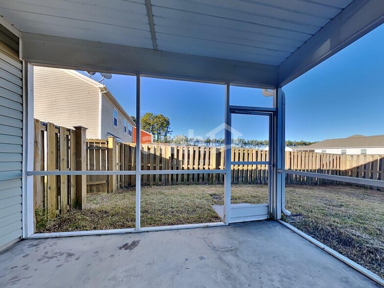 Building Photo - 310 Sanctuary Park Dr