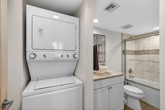 Building Photo - 400 Ocean Trail Way