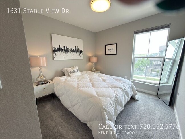 Building Photo - 1631 Stable View Dr