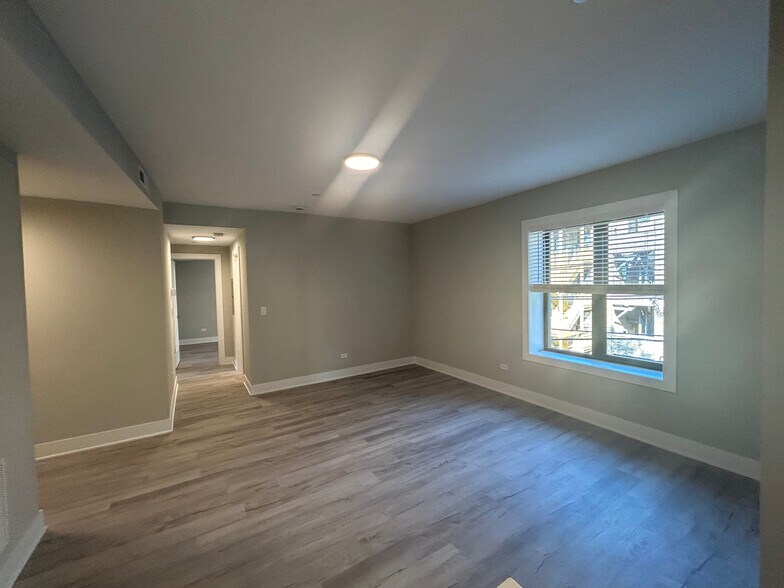 Building Photo - 1131 Oak Ave