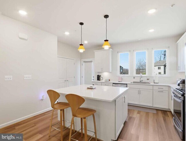 Building Photo - 3289 Watershed Blvd