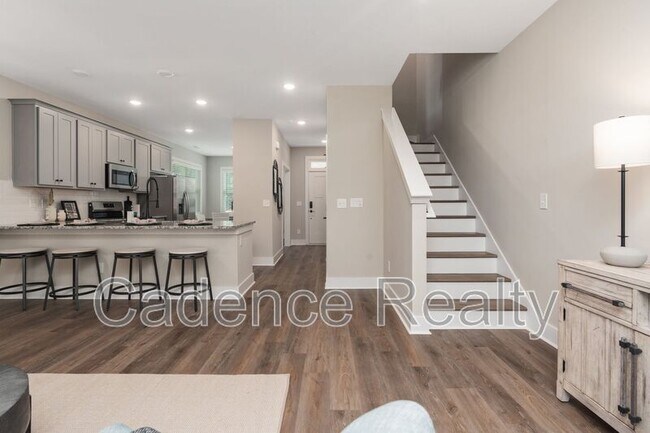 Building Photo - 1709 Perimeter Lp