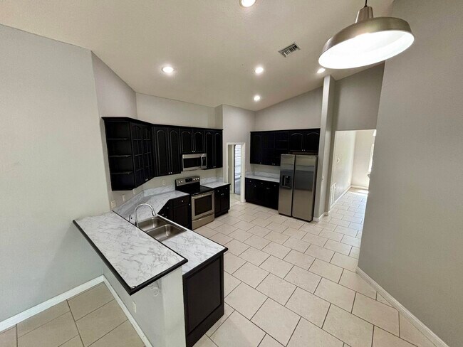 Building Photo - 16105 Temple Blvd