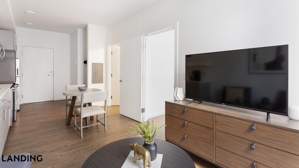 Building Photo - 1419 24th Ave