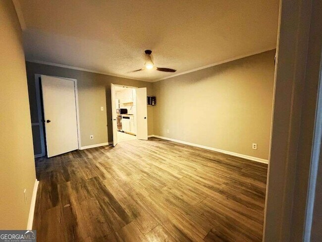 Building Photo - 2928 Parc Lorraine