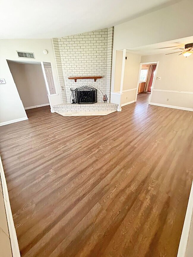 Building Photo - Beautiful 3 bed 2 bath home in The Colony Tx