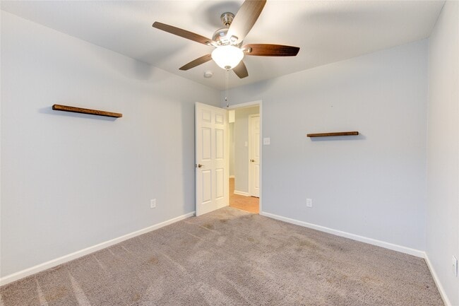 Building Photo - 503 W Linney St