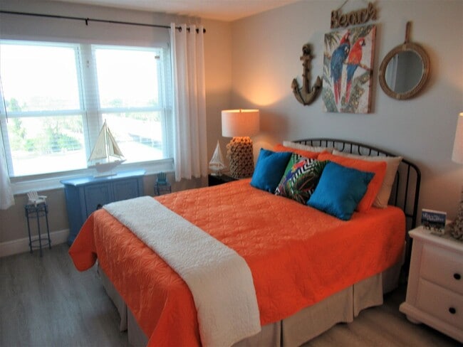 Building Photo - Waterfront 2/2 Furnished SEVEN month rental 55+ 8th Floor Point Brittany