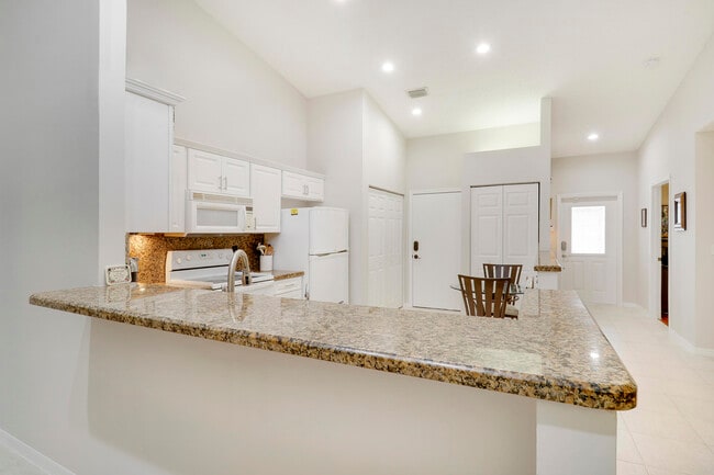 Building Photo - 8063 Dolomtian Way