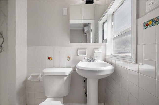 Building Photo - 236 W North St