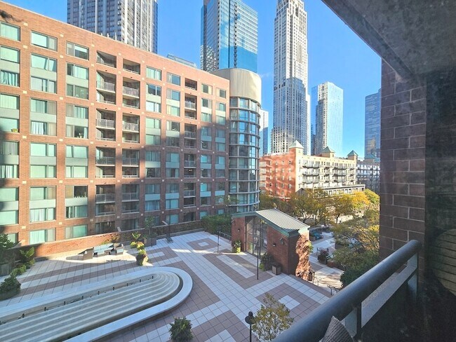 Building Photo - 440 N McClurg Ct