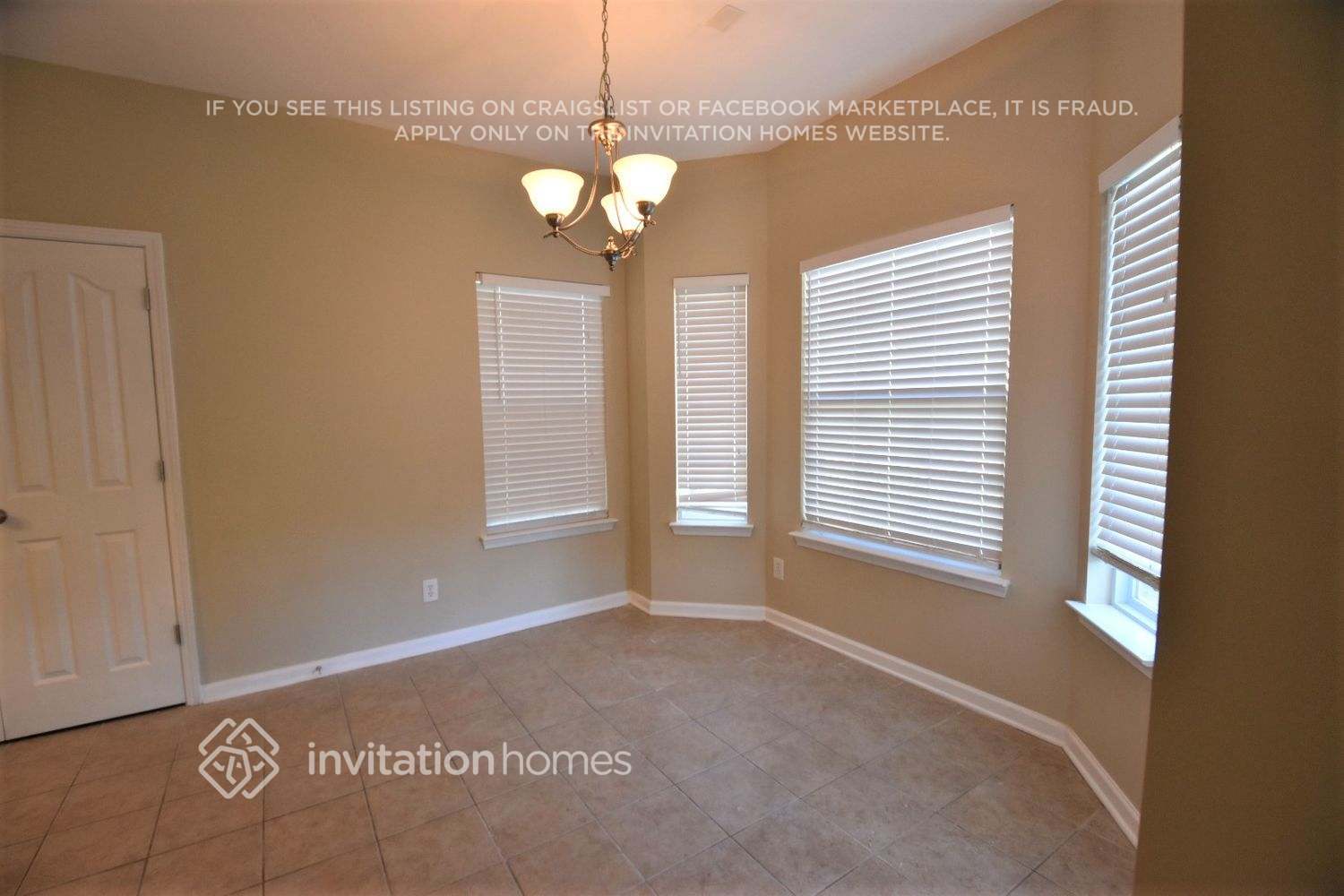 Building Photo - 4007 Fine Robe Dr