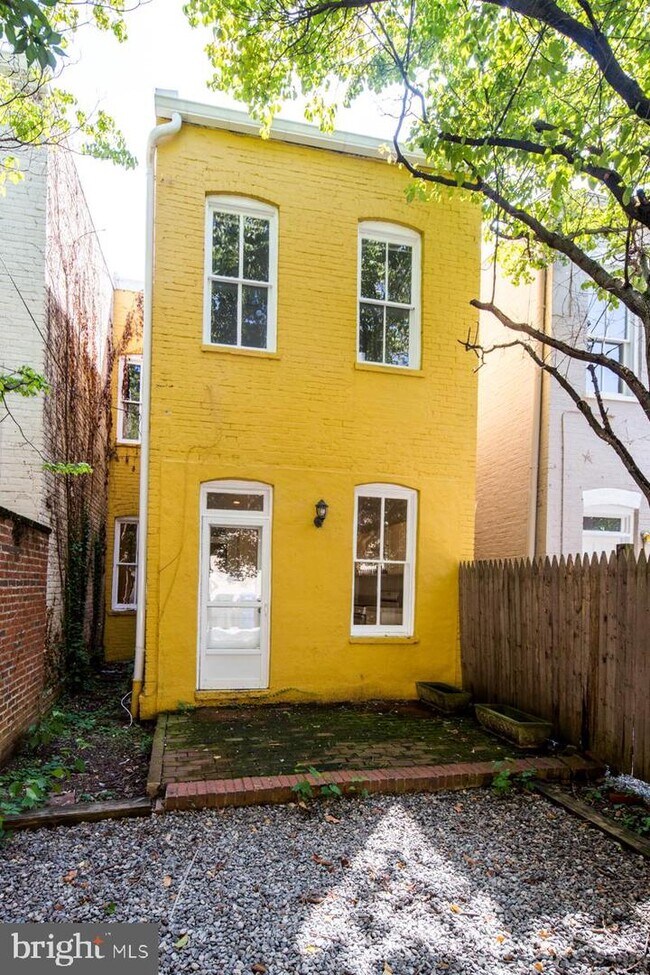 Building Photo - 1322 35th St NW