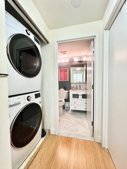 Building Photo - 6 Douglas Park