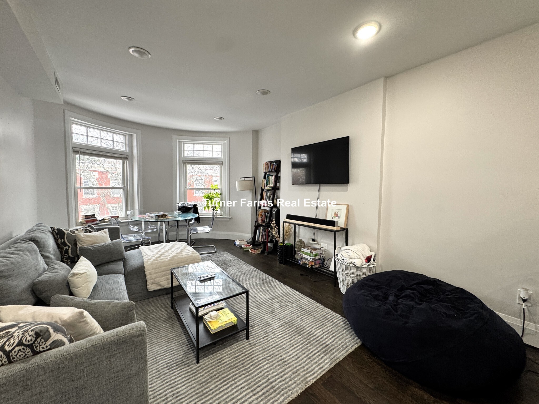 Building Photo - 7 Strathmore Rd